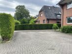 Gepflegte Maisonettewohnung mit Balkon und Stellplatz in Halstenbek - Auto Stellplatz