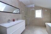 Exklusiver Wohntraum mit Loft-Charakter und stilvollem Design in Hamburg Wohldorf-Ohlstedt - Badezimmer