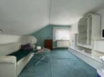 Doppelhaushälfte mit Erweiterungspotenzial in Osdorf - Wohnzimmer