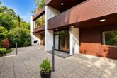 Großzügiges Einfamilienhaus in ruhiger Hanglage in Hamburg-Eißendorf mit abteilbarem Baugrundstück - Außenansicht