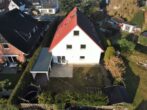 Niedrigenergiehaus! Doppelhaushälfte mit traumhaftem Garten - Drohnenansicht