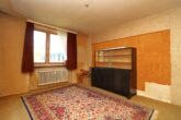 Helle 3-Zimmer-Wohnung mit Südloggia und viel Potenzial in Hamburg-Niendorf - Zimmer