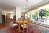 Exklusives Penthouse mit großer Dachterrasse in Top-Lage von Hamburg-Volksdorf - Wohnzimmer