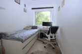 Wohnen auf zwei Ebenen mit eigenem Garten und sonniger Terrasse - Büro