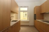 Stilvoll sanierter Altbau mit 4 Zimmern und 2 Balkonen in Toplage - Küche