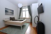 Wunderschön sanierte 4-Zimmer-Altbauwohnung in zentraler Lage am Winterhuder Marktplatz. - Zimmer 2