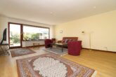 Charmanter Bungalow in begehrter Lage von Hamburg-Niendorf - Wohnzimmer