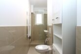 Helle, stilvoll möblierte 2-Zimmer-Wohnung mit Südausrichtung & in bester Lage - Badezimmer