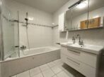 Energieeffizient, familienfreundlich und in Groß Flottbek! - Badezimmer Obergeschoss
