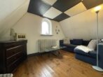 Einfamilienhaus mit Charme und Großzügigkeit - Spitzboden