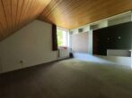 Einfamilienhaus mit Potenzial auf weitläufigem Grundstück - Kind 1