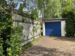 Einfamilienhaus mit Potenzial auf weitläufigem Grundstück - Garage