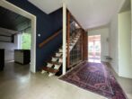 Einfamilienhaus mit Potenzial auf weitläufigem Grundstück - Eingangsbereich