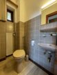 Einfamilienhaus mit Schwimmbad, Vollkeller und Baupotenzial auf großem Grundstück in Pinneberg - WC