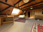 Einfamilienhaus mit Schwimmbad, Vollkeller und Baupotenzial auf großem Grundstück in Pinneberg - ausgebautes Dachgeschoss