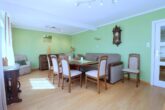 Charmantes Einfamilienhaus mit Potenzial auf 1.200 m² Grundstück - Wohnzimmer