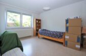 Schönes Zweifamilienhaus mit Garten in ruhiger Lage von Hamburg-Hausbruch - Schlafzimmer 1 (EG)