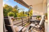Komplett renovierte 4-Zimmer-Wohnung mit großzügigem Balkon und idyllischem Blick ins Grüne - Balkon
