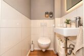Komplett renovierte 4-Zimmer-Wohnung mit großzügigem Balkon und idyllischem Blick ins Grüne - WC