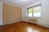 Schöne 2-Zimmer-Wohnung mit Loggia in Stadtparknähe im beliebten Stadtteil Barmbek-Nord - Schlafzimmer