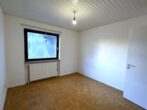 Doppelhaushälfte auf sonnigem Grundstück in ruhiger Sackgassenlage - Schlafzimmer 1