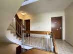 Zentrale 3-Zimmer Wohnung mit Tiefgaragenstellplatz - Treppenhaus