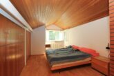 Architektenhaus mit parkähnlichem Traumgrundstück in Hamburg-Volksdorf - Schlafzimmer