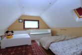 Familienidyll in Langenhorn – Großes Grundstück trifft auf gemütliches Zuhause - Schlafzimmer Obergeschoss