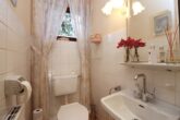 Großzügiges Einfamilienhaus in ruhiger Hanglage in Hamburg-Eißendorf - Gäste-WC